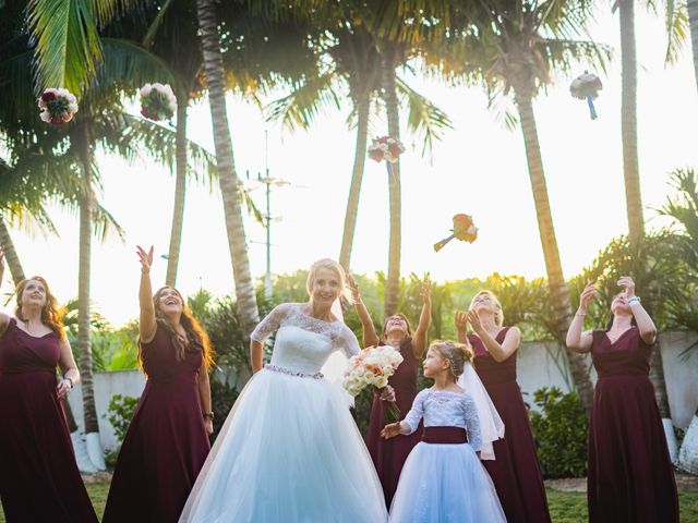 La boda de Yahel y Tatiana en Cancún, Quintana Roo 77