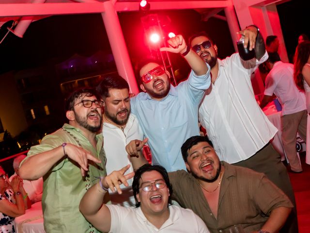 La boda de Hector  y Iliana  en Cancún, Quintana Roo 6