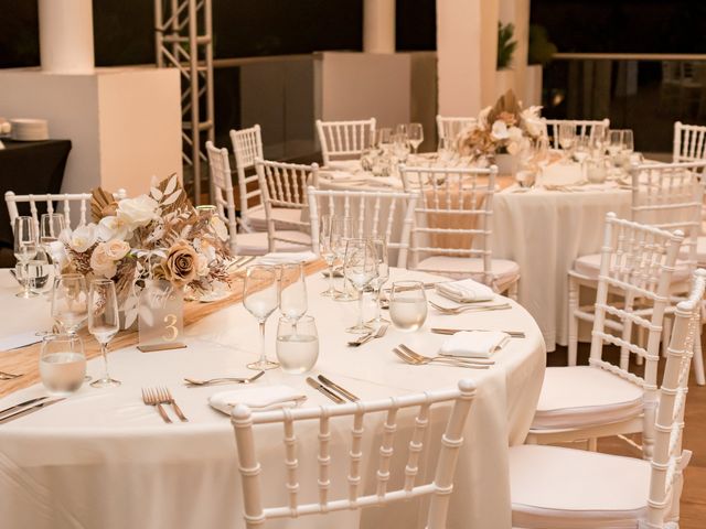 La boda de Hector  y Iliana  en Cancún, Quintana Roo 13
