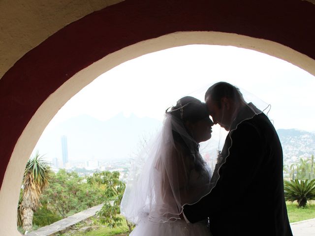 La boda de Víctor Hugo y Victoria  en Santa Catarina, Nuevo León 27