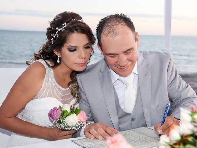 La boda de Juan y Briseida en Guaymas-San Carlos, Sonora 2