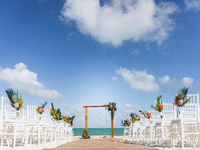 La boda de Santiago y Raysana en Cancún, Quintana Roo 32