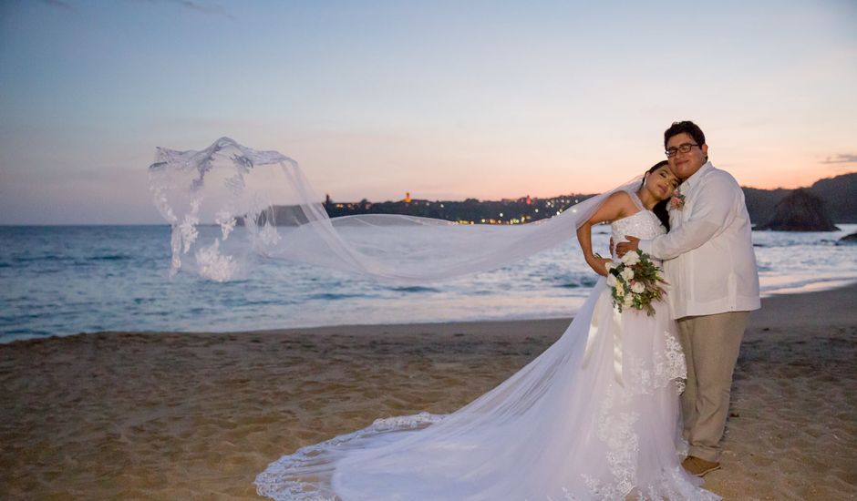 La boda de Felipe y Marcela Catalina en Huatulco, Oaxaca