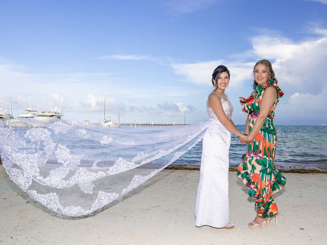 La boda de Yeison y Paula en Cancún, Quintana Roo 29