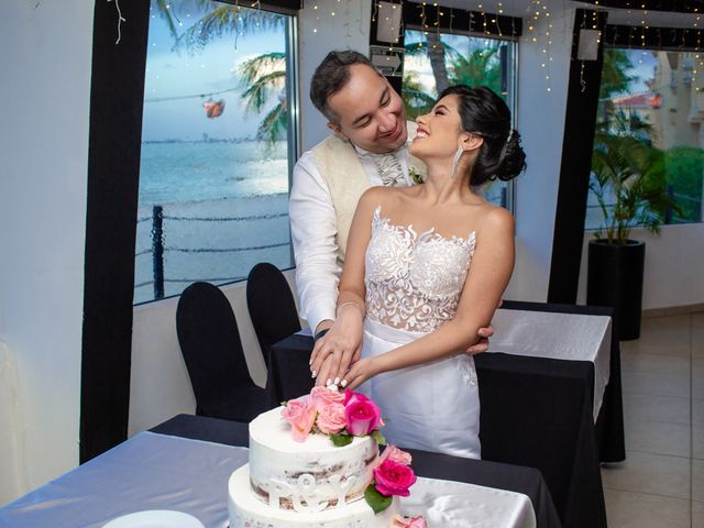 La boda de Yeison y Paula en Cancún, Quintana Roo 34