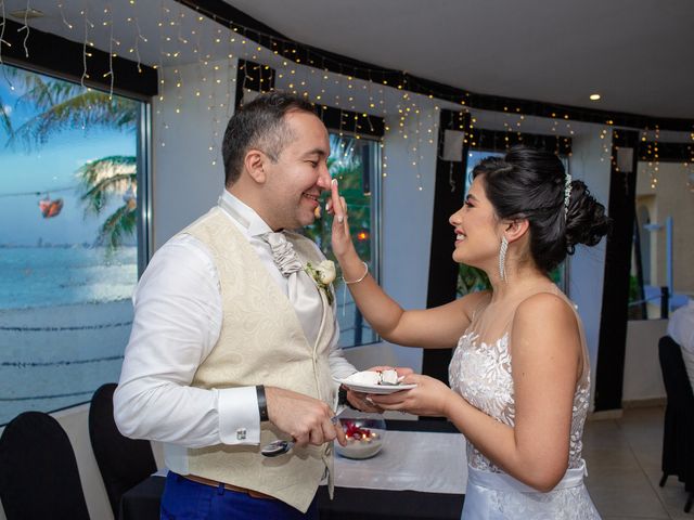 La boda de Yeison y Paula en Cancún, Quintana Roo 37
