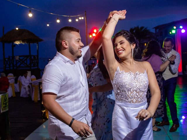 La boda de Yeison y Paula en Cancún, Quintana Roo 41