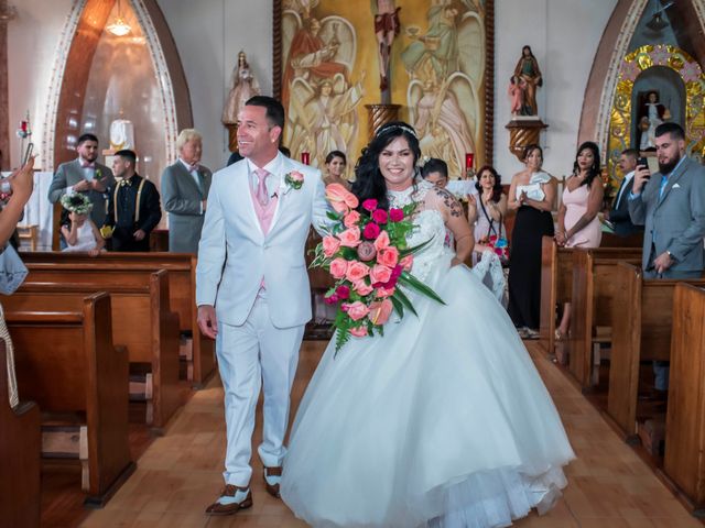 La boda de Michael y Cynthia en Rosarito, Baja California 13