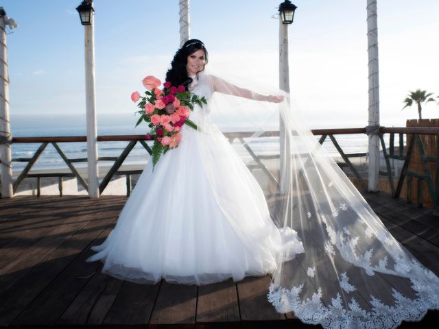 La boda de Michael y Cynthia en Rosarito, Baja California 17