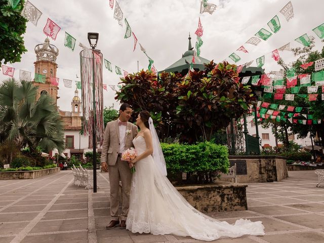 La boda de Miguel Ángel y Gaby en Bahía de Banderas, Nayarit 12