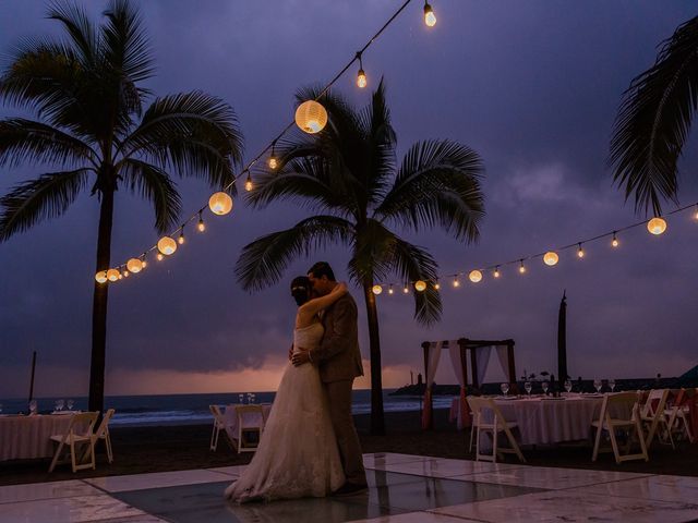 La boda de Miguel Ángel y Gaby en Bahía de Banderas, Nayarit 15