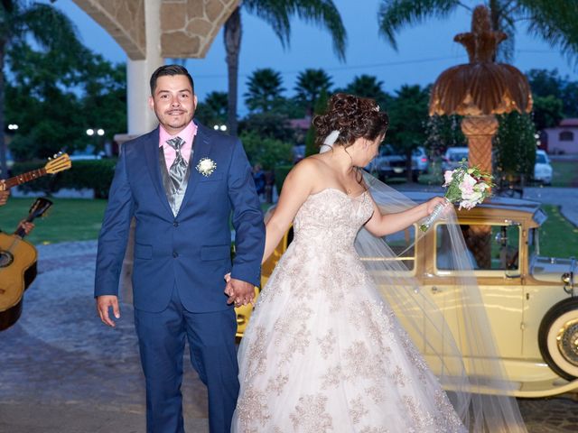 La boda de Tony y Karina en Guadalajara, Jalisco 16