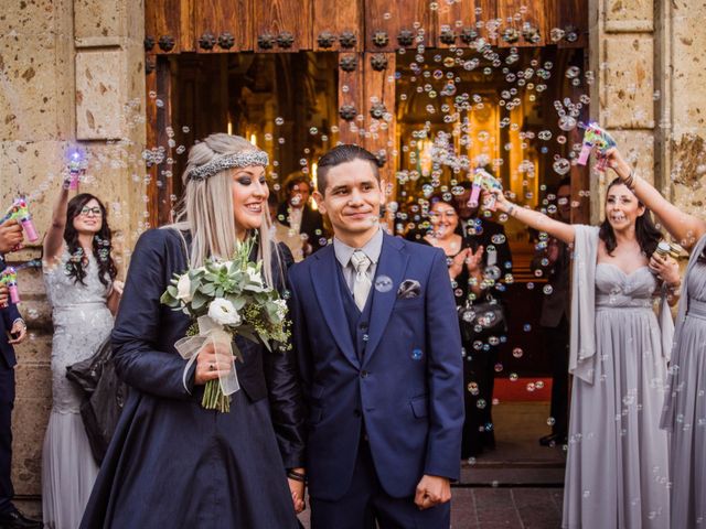 La boda de Victor y Estefania en Guadalajara, Jalisco 6