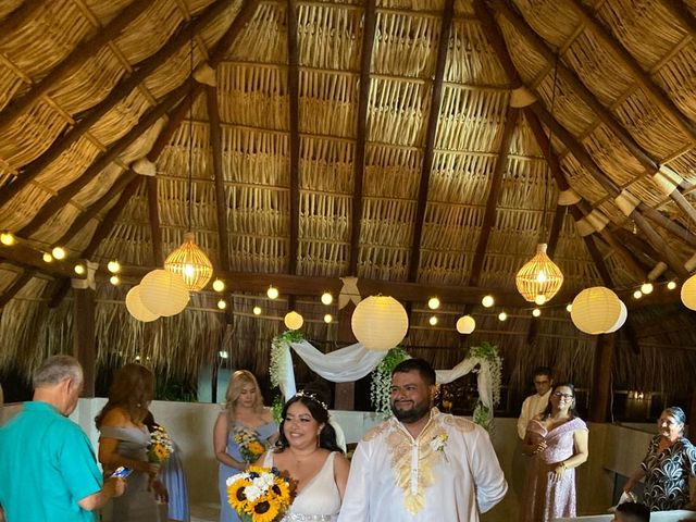 La boda de Enrique  y Yesica  en Huatulco, Oaxaca 9