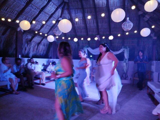 La boda de Enrique  y Yesica  en Huatulco, Oaxaca 10