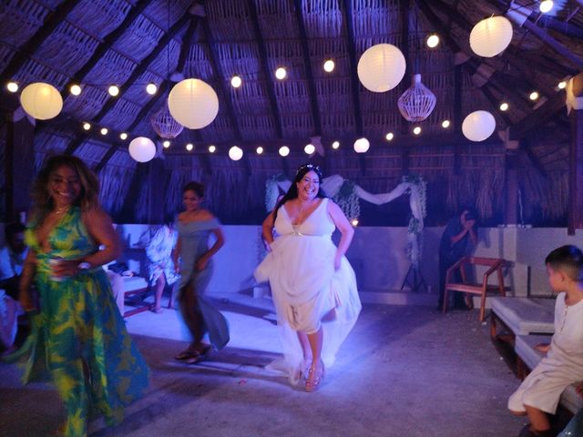 La boda de Enrique  y Yesica  en Huatulco, Oaxaca 11