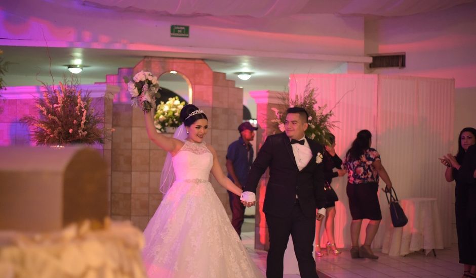 La boda de Carlos Iván y Carmen María en Guasave, Sinaloa