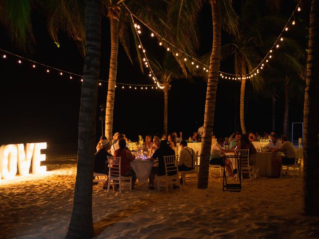 La boda de Andrew y Lisa en Cancún, Quintana Roo 119