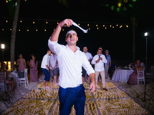 La boda de Andrew y Lisa en Cancún, Quintana Roo 130