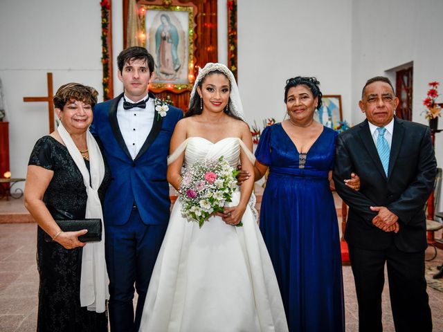 La boda de Domokos y Lilia en Tuxtla Chico, Chiapas 34