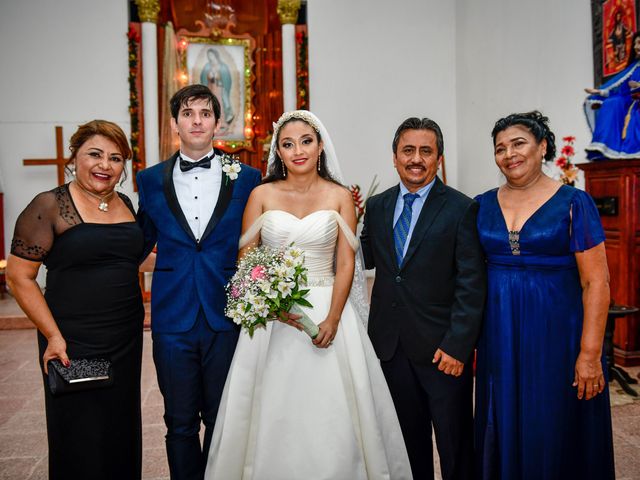 La boda de Domokos y Lilia en Tuxtla Chico, Chiapas 35