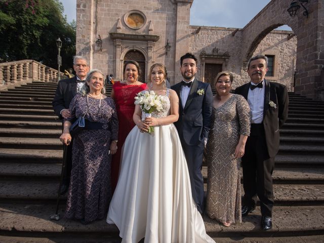La boda de Victor y Evelyn en Morelia, Michoacán 13