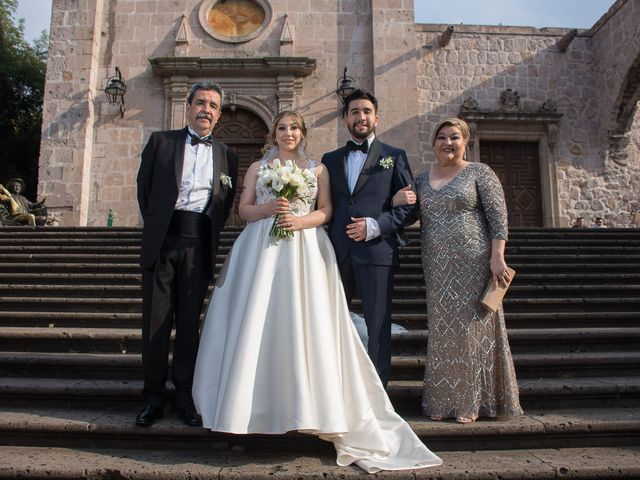 La boda de Victor y Evelyn en Morelia, Michoacán 14