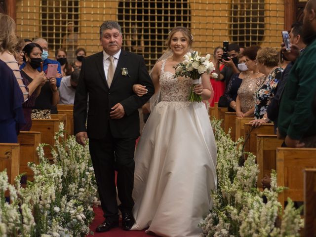 La boda de Victor y Evelyn en Morelia, Michoacán 16