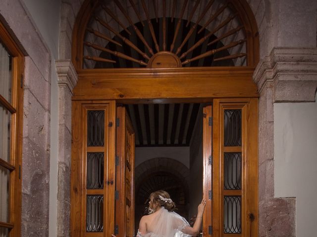 La boda de Victor y Evelyn en Morelia, Michoacán 26