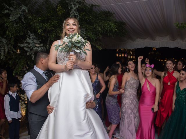 La boda de Victor y Evelyn en Morelia, Michoacán 37