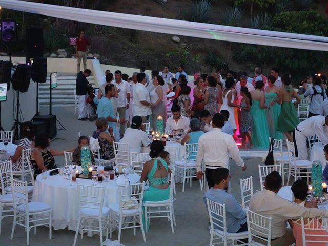 La boda de Roberto y Efigenia en Bucerias, Nayarit 16