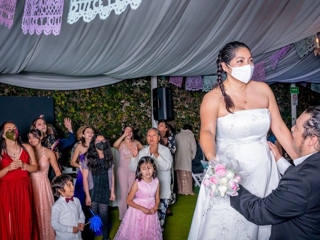 La boda de Joel y Dulce en Iztacalco, Ciudad de México 18