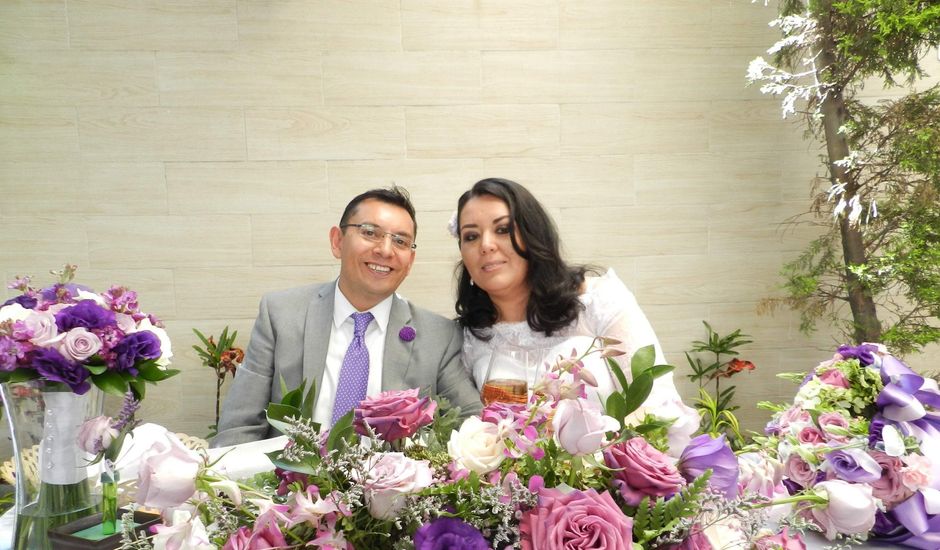 La boda de Carlos y Paola en Gustavo A. Madero, Ciudad de México