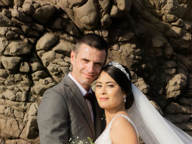 La boda de Cassandra y Cris en Rosarito, Baja California 13