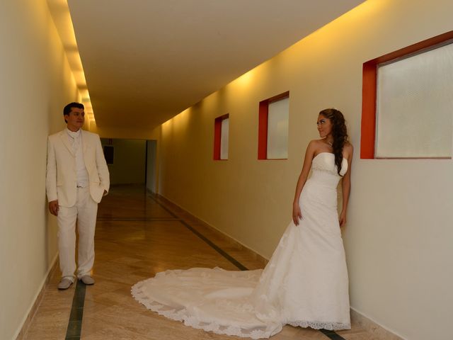 La boda de Carlos y Zynthia en Cancún, Quintana Roo 3