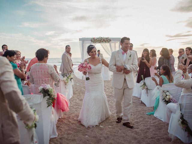 La boda de Mauricio y Azaneth en Mazatlán, Sinaloa 27