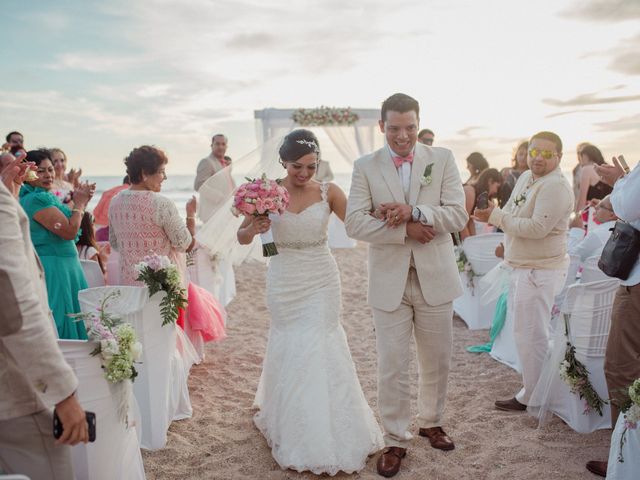 La boda de Mauricio y Azaneth en Mazatlán, Sinaloa 28