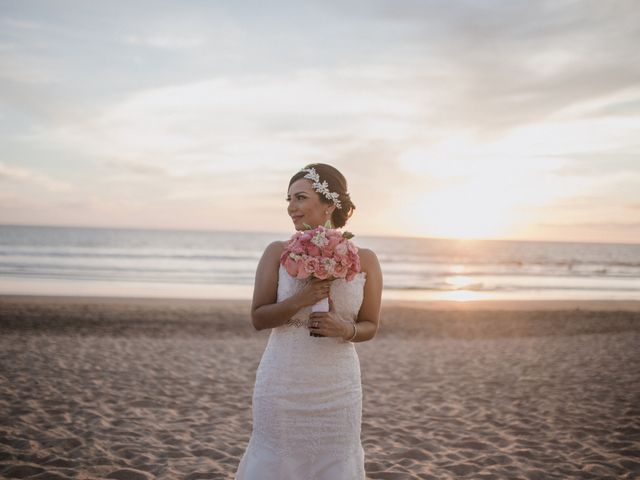 La boda de Mauricio y Azaneth en Mazatlán, Sinaloa 30