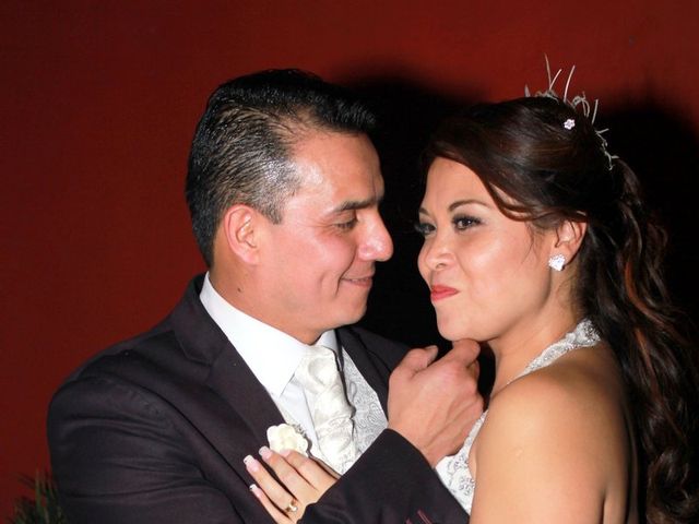 La boda de Roberto  y Adriana  en Iztapalapa, Ciudad de México 6