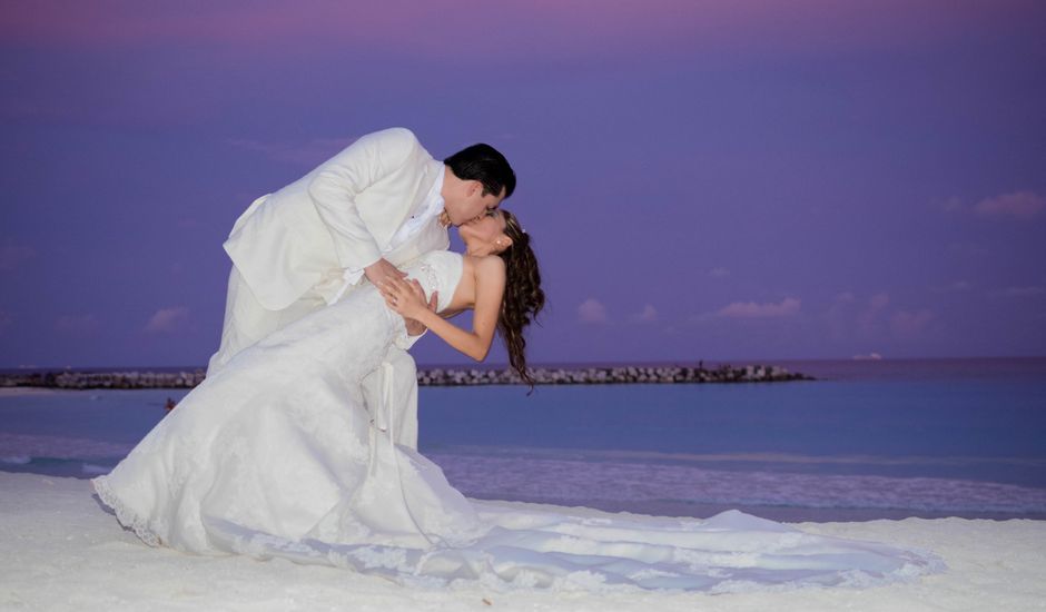 La boda de Carlos y Zynthia en Cancún, Quintana Roo