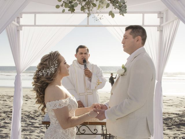 La boda de Eduardo y Laura en Rosarito, Baja California 17