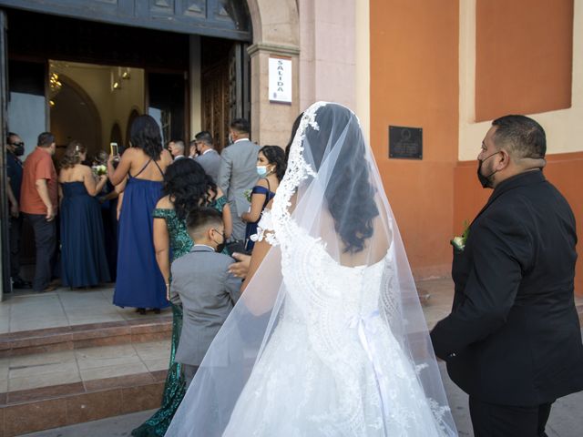 La boda de Manuel y Lucero en Mexicali, Baja California 15