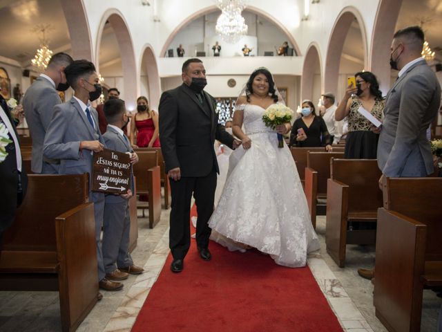 La boda de Manuel y Lucero en Mexicali, Baja California 17