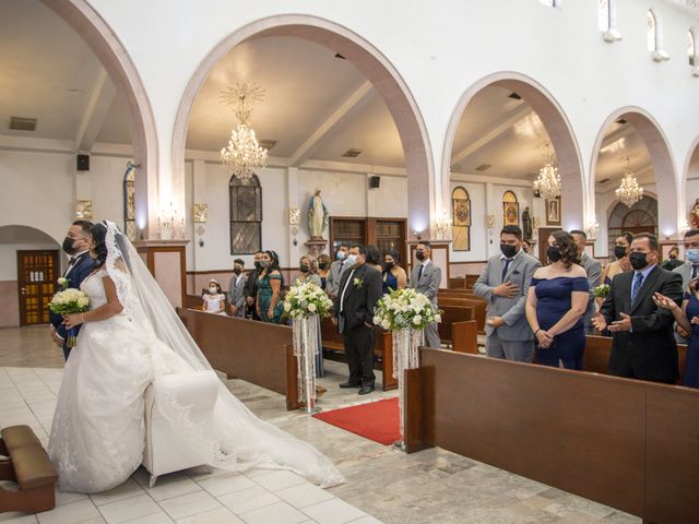 La boda de Manuel y Lucero en Mexicali, Baja California 18