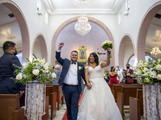 La boda de Manuel y Lucero en Mexicali, Baja California 30