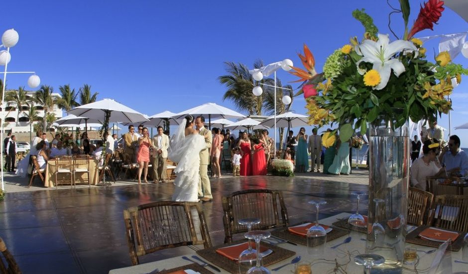 La boda de Andrea y Carmen en Mazatlán, Sinaloa