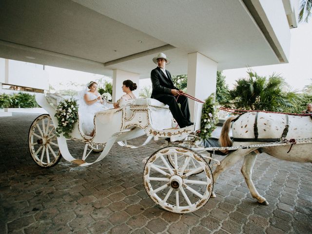 La boda de Roberto y Karina en Ixtapa Zihuatanejo, Guerrero 12