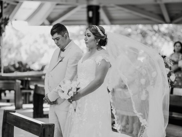 La boda de Roberto y Karina en Ixtapa Zihuatanejo, Guerrero 14