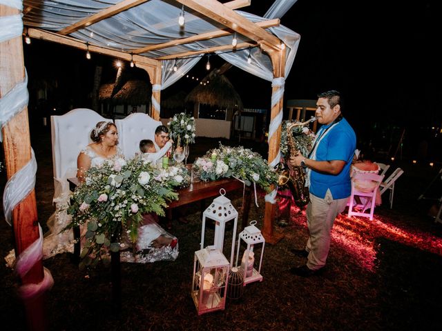 La boda de Roberto y Karina en Ixtapa Zihuatanejo, Guerrero 22