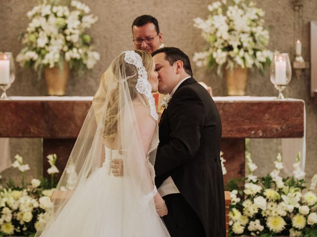 La boda de Leonel y Priscila en Monterrey, Nuevo León 30